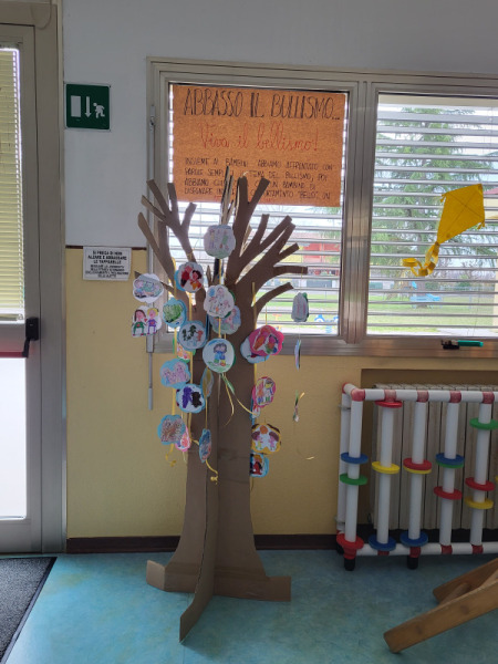 Scuola infanzia - il nostro albero del bellismo